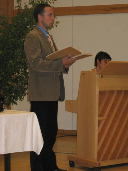 Veli-Matti Rautakoski
lauloi Paimenpojan sunnuntain s�est�j�n� Marjo Rautakoski